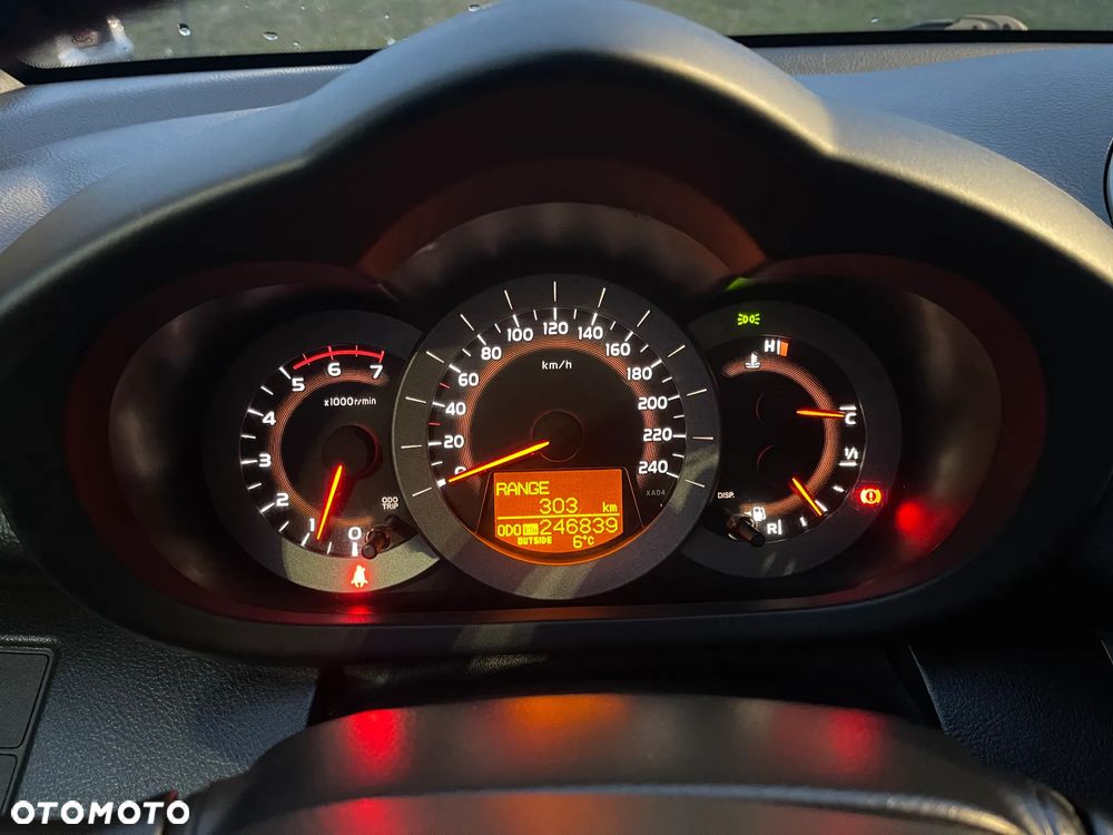 Toyota RAV4 2.2 D-4D Prestige - 19