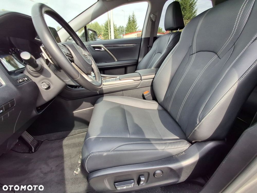 Lexus RX - 12