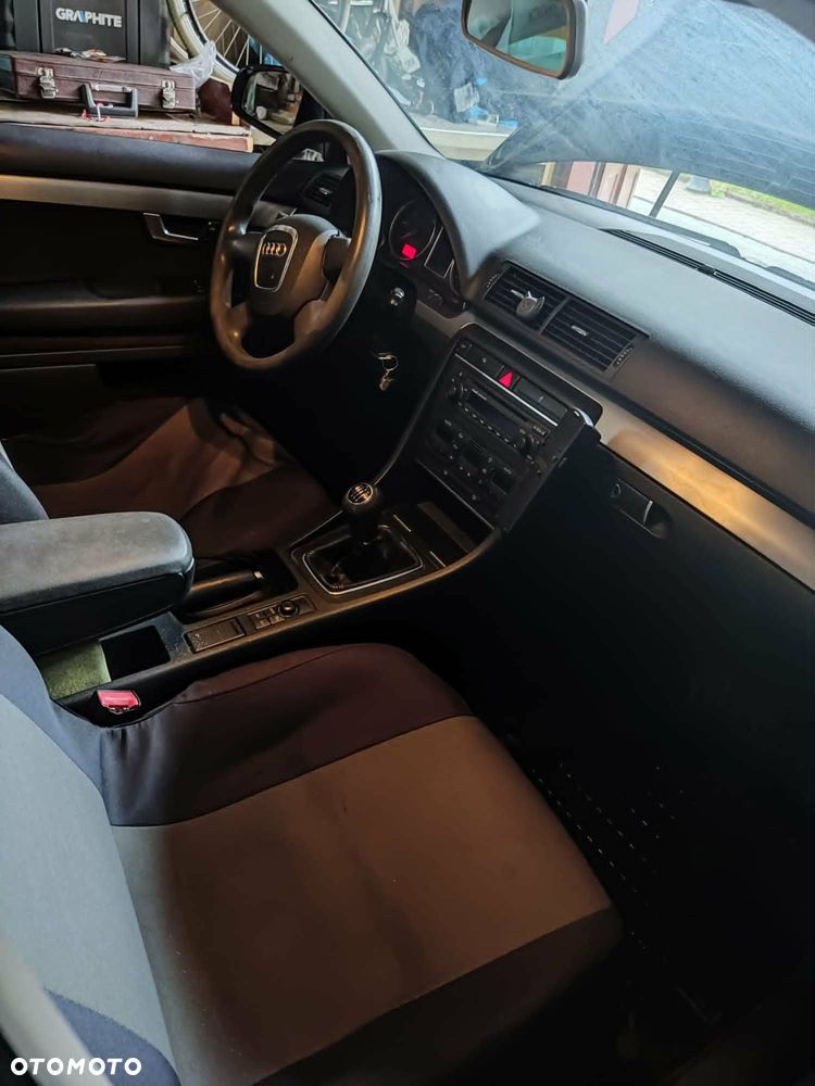 Audi A4 Avant 2.0 TDI - 8