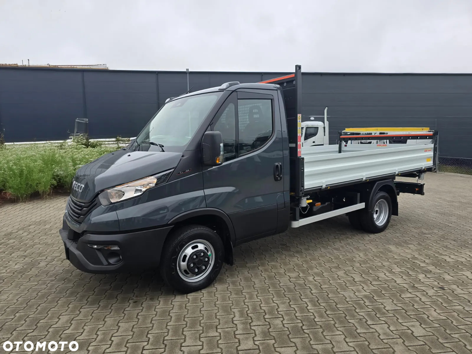 Iveco Daily wywrotka 50C18HZ - 3