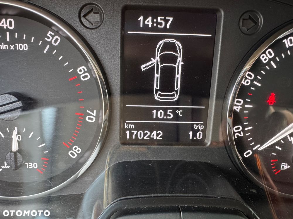 Skoda RAPID Spb 1.2 TSI Edition - 8