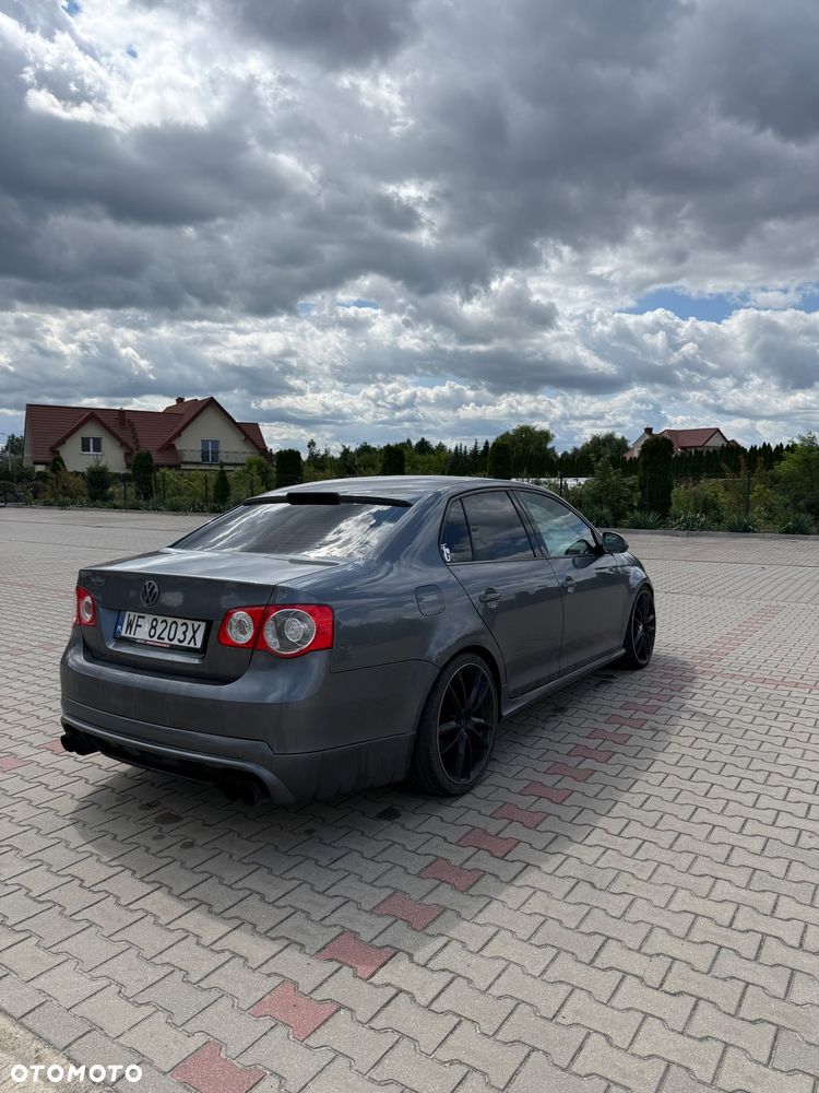 Volkswagen Jetta 2.0 TSI Sportline DSG - 5