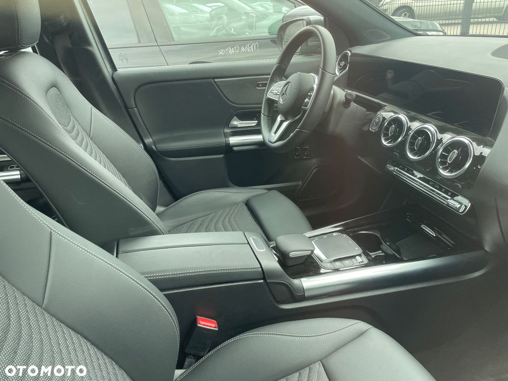 Mercedes-Benz GLA - 5