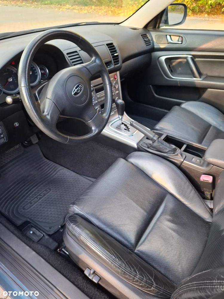 Subaru Legacy - 21