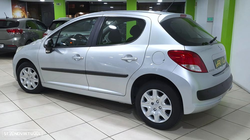 Peugeot 207 1.4 16V Trendy - 6