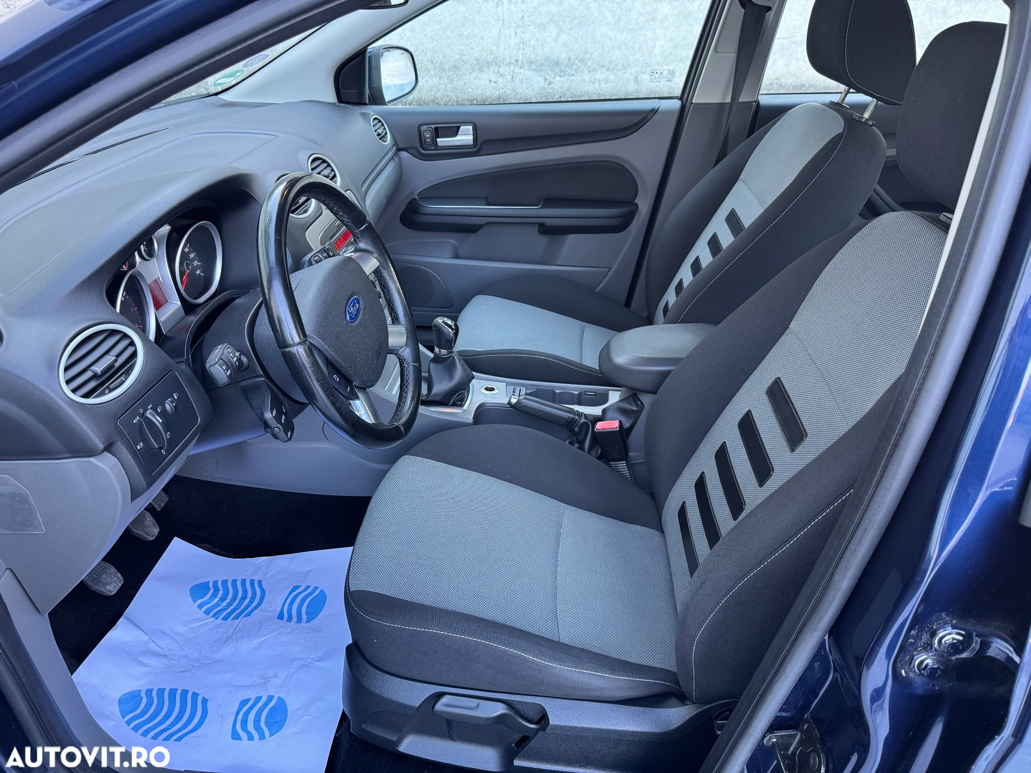 Ford Focus 1.6 Ti-VCT Ambiente - 10