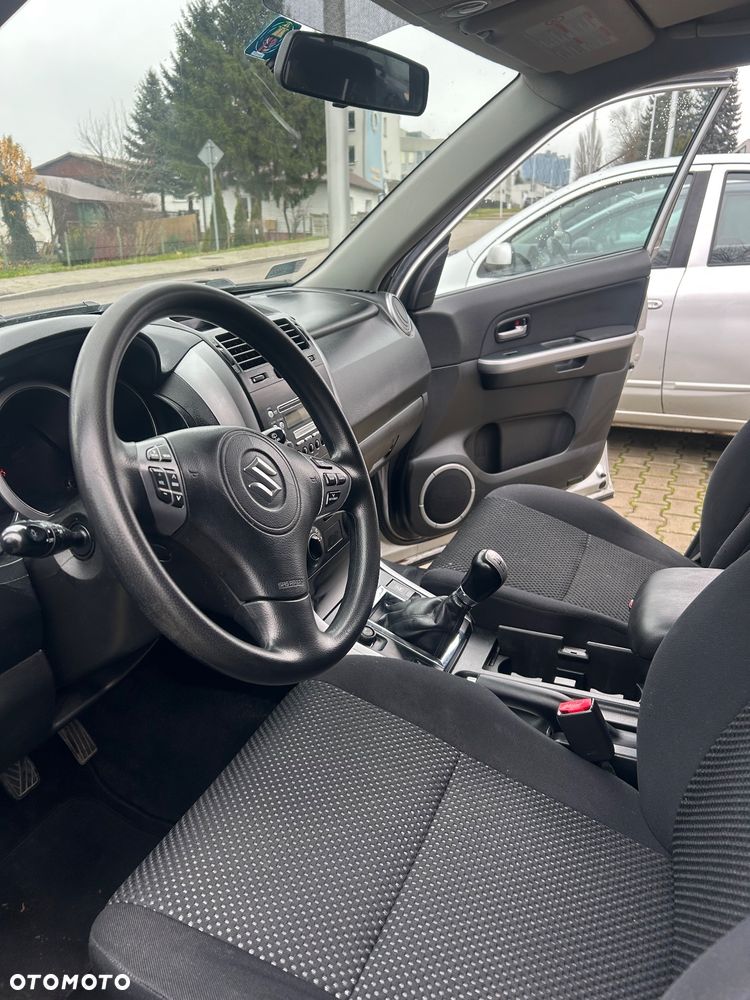 Suzuki Grand Vitara 1.9 DDiS Comfort DPF - 11