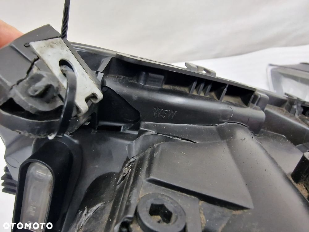 VW AMAROK 2H1 09-16 LEWA LAMPA ZWYKŁA PRZEDNIA , NR 2H1941015M , NR AUKCJI LL404 - 24