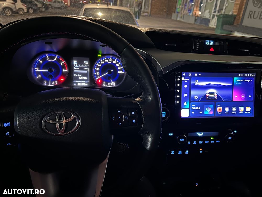 Toyota Hilux 4x4 Double Cab A/T cu Safety Sense Style - 21