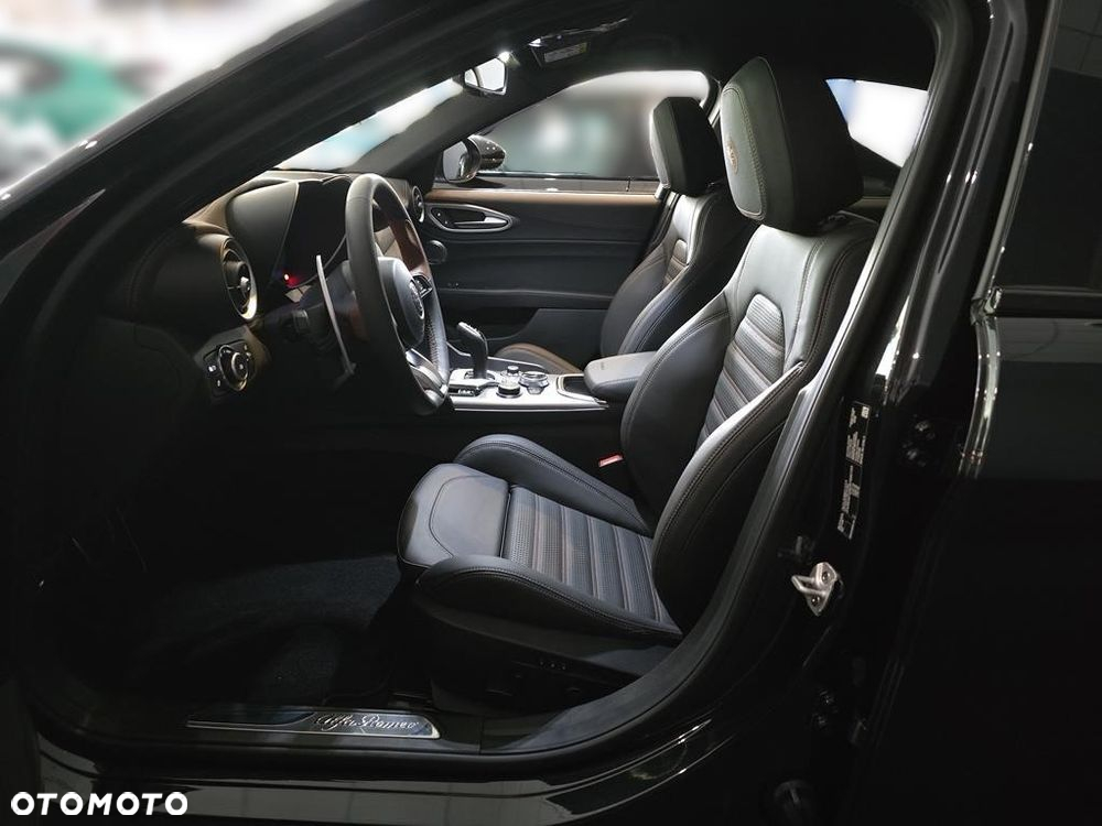 Alfa Romeo Giulia 2.0 Turbo Intensa Q4 - 13