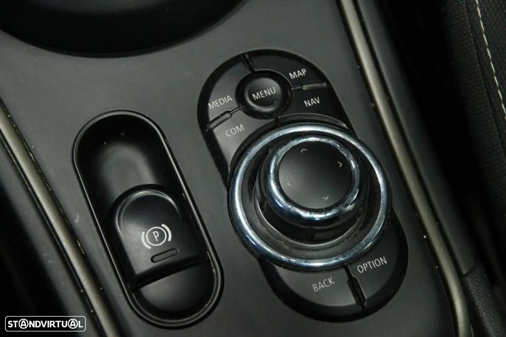 MINI Countryman Cooper SE ALL4 Auto - 17