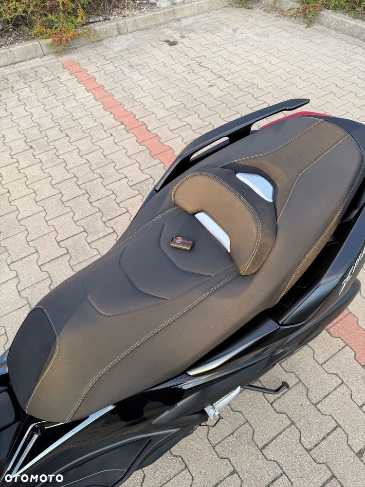 Yamaha X-max - 18