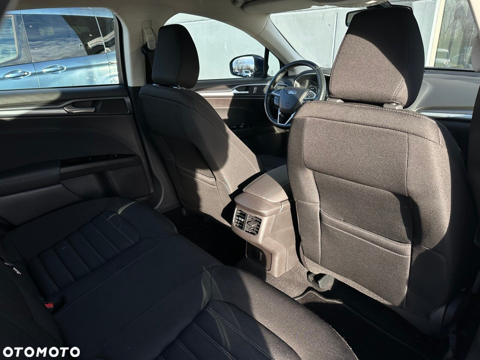Ford Mondeo 1.5 EcoBoost Trend - 27