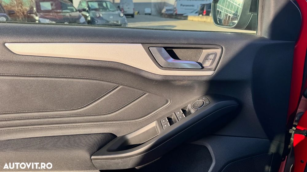 Ford Focus 1.0 EcoBoost Titanium - 8
