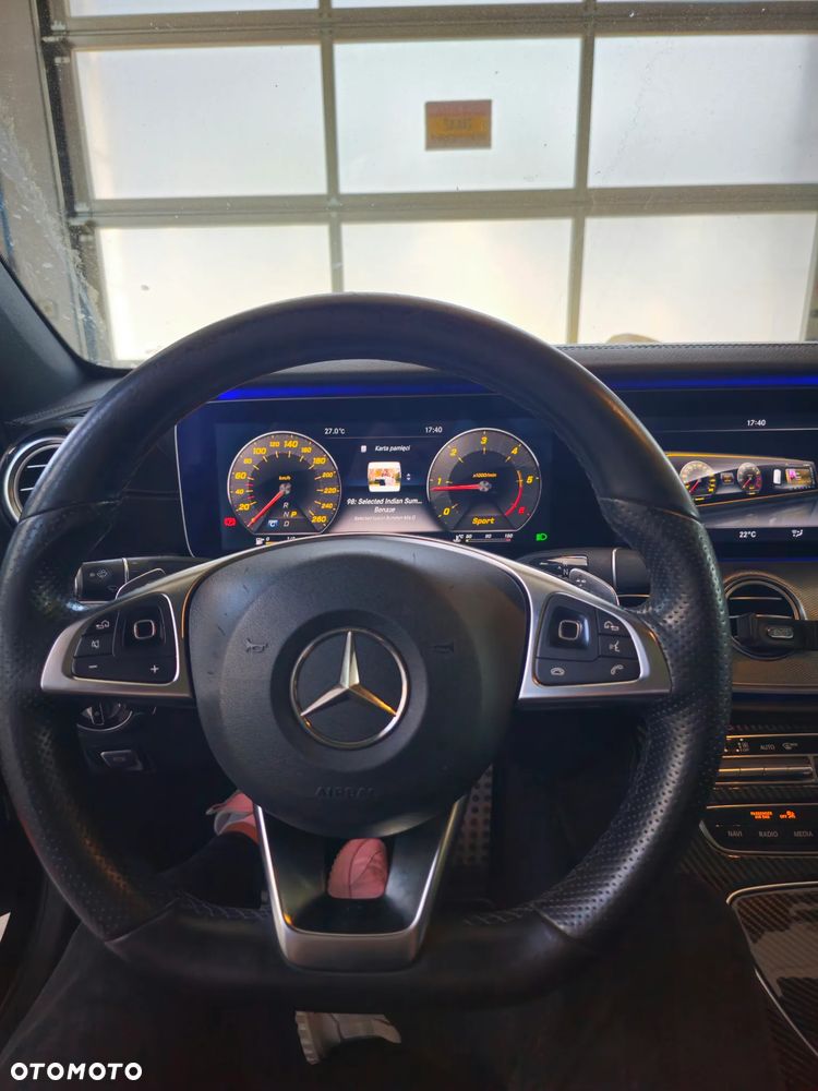 Mercedes-Benz Klasa E 220 d 9G-TRONIC - 21