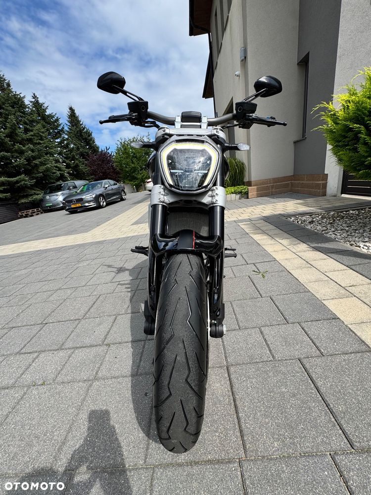 Ducati Diavel - 11