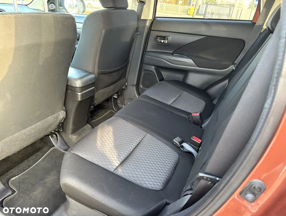 Mitsubishi Outlander 2.0 Intense + CVT - 21