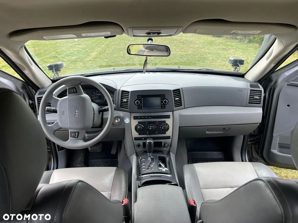 Jeep Grand Cherokee - 8