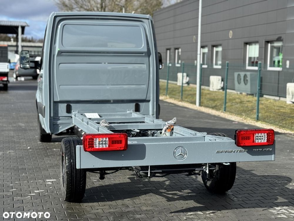 Mercedes-Benz Sprinter - 5