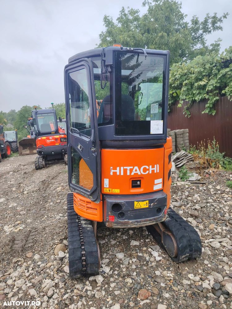 Hitachi ZX26 - 10