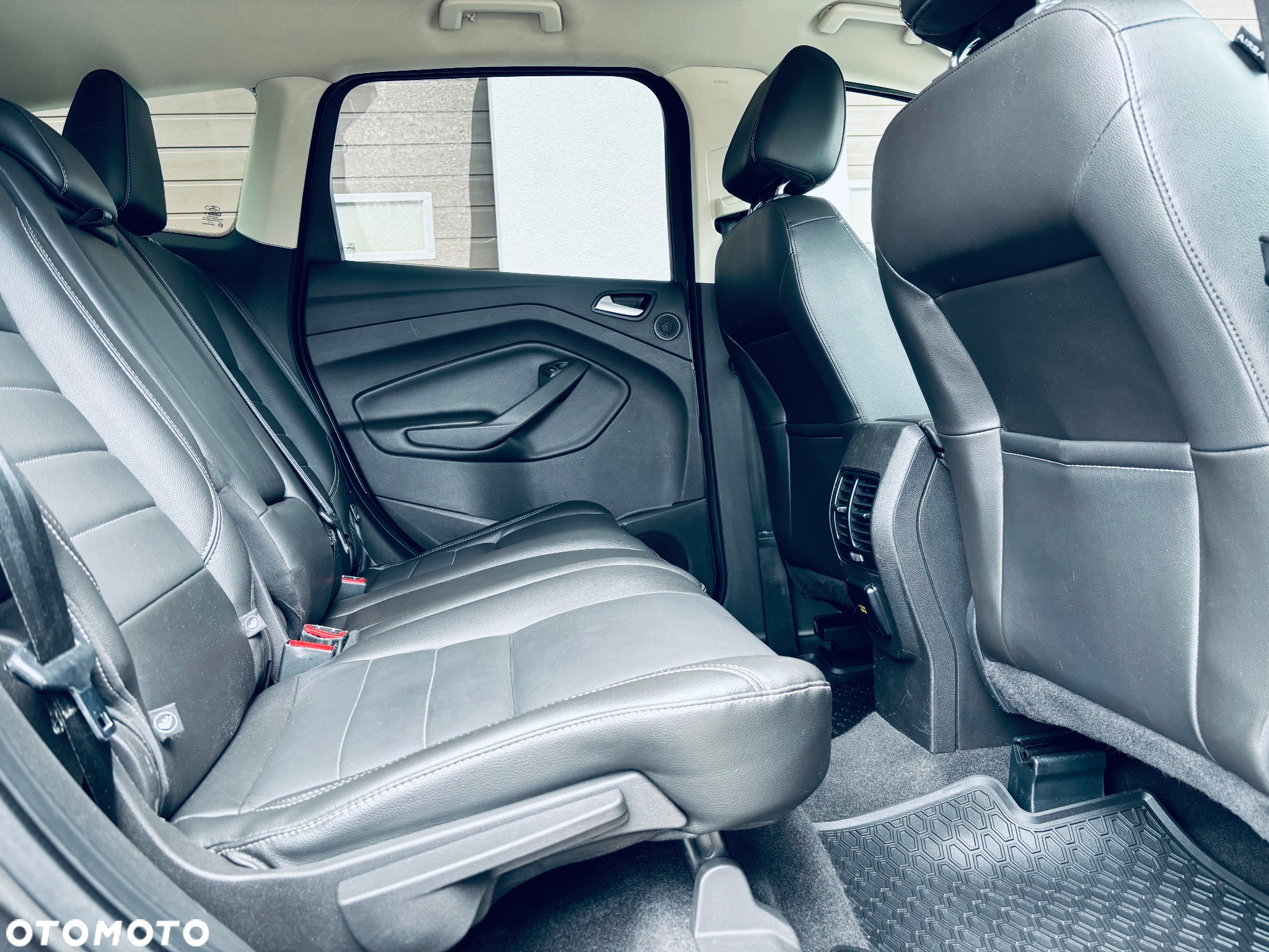 Ford Escape 2.0 EcoBoost AWD Titanium - 23