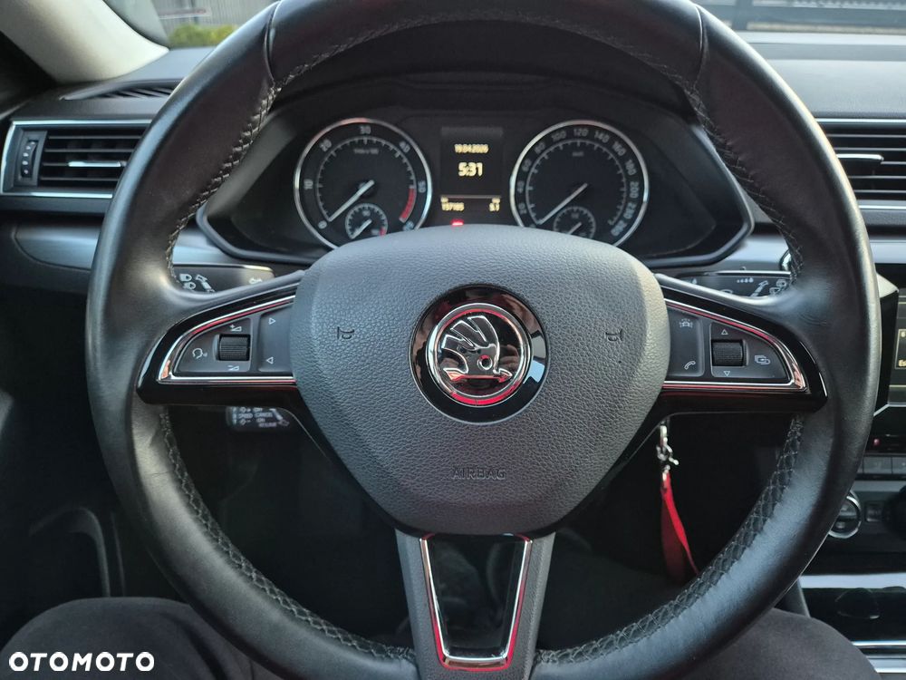 Skoda Superb 2.0 TDI Premium Edition - 30