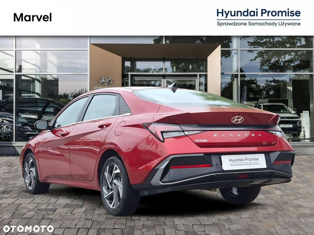 Hyundai Elantra - 4