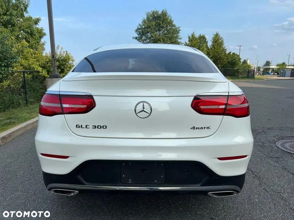 Mercedes-Benz GLC 300 4Matic 9G-TRONIC Edition Avantgarde - 6
