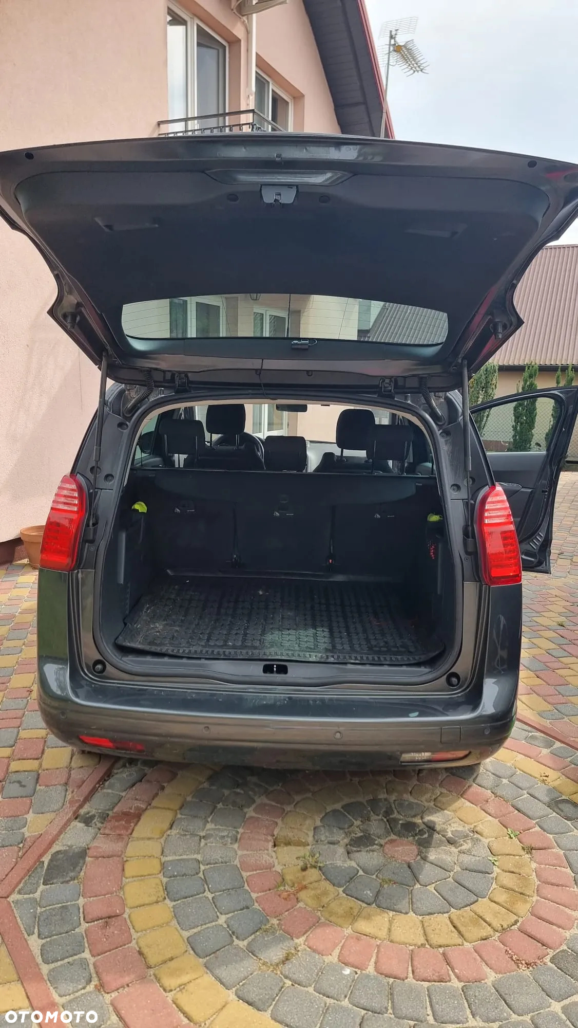 Peugeot 5008 - 5