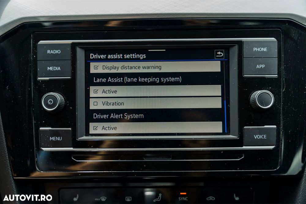 VOLKSWAGEN Passat 2023 — imagine 30