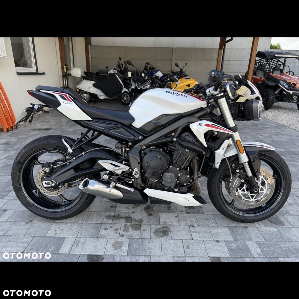 Triumph Street Triple - 1