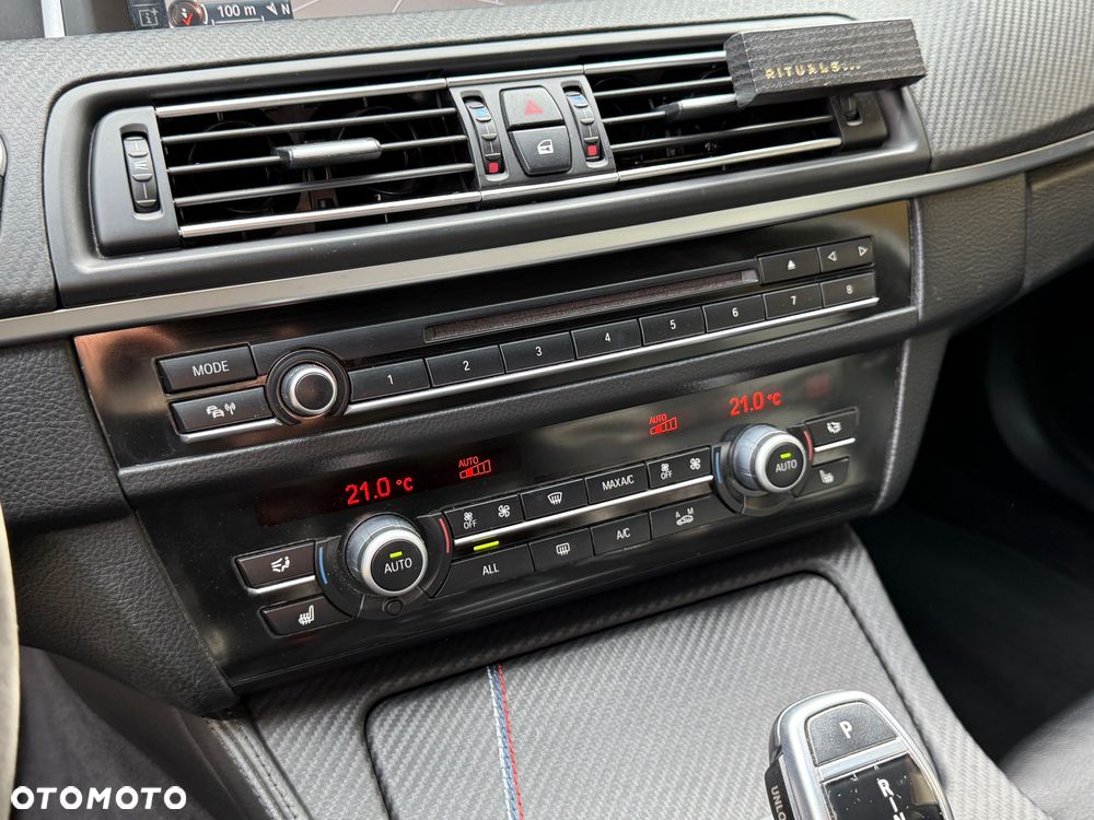 BMW Seria 5 530d xDrive Sport-Aut Luxury Line - 31