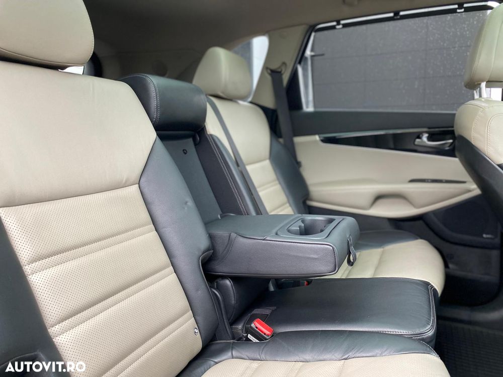 Kia Sorento 2.2 DSL 6AT 4x4 Cosmo - 11