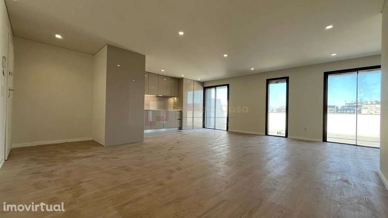 Apartamento T3 Novo com Terraço junto ao Metro - Grande imagem: 3/13