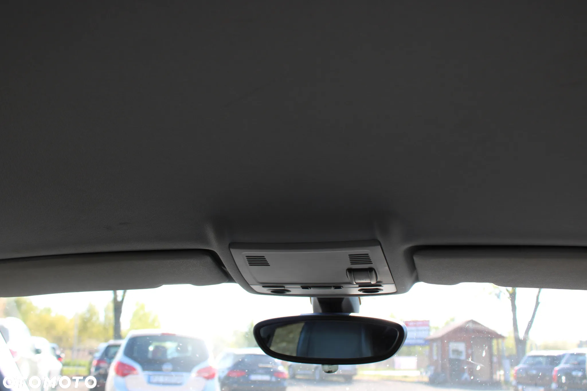 BMW Seria 1 120i - 25