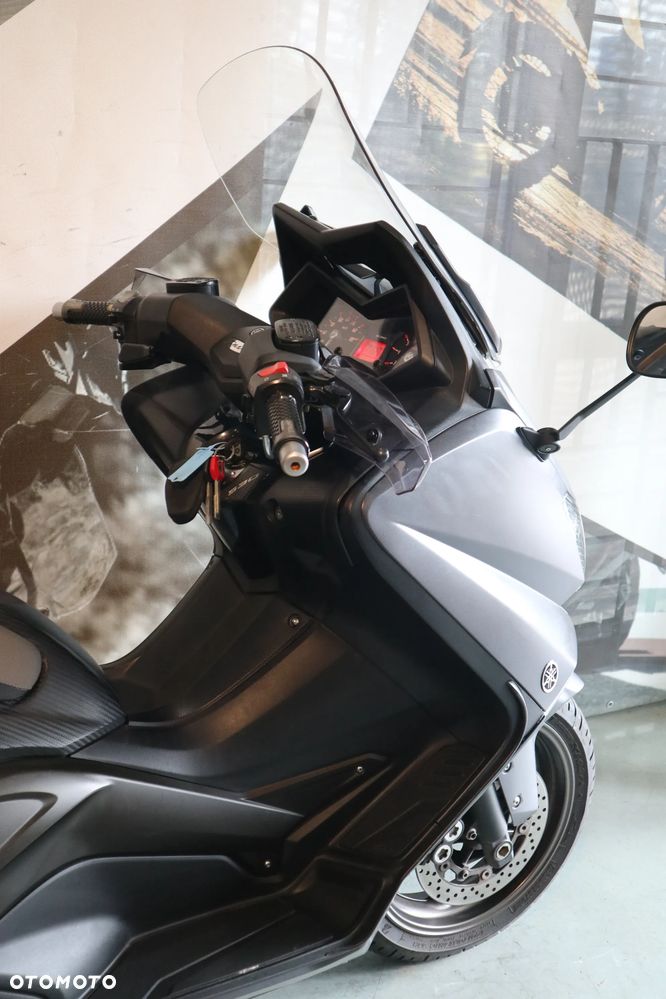 Yamaha Tmax - 18