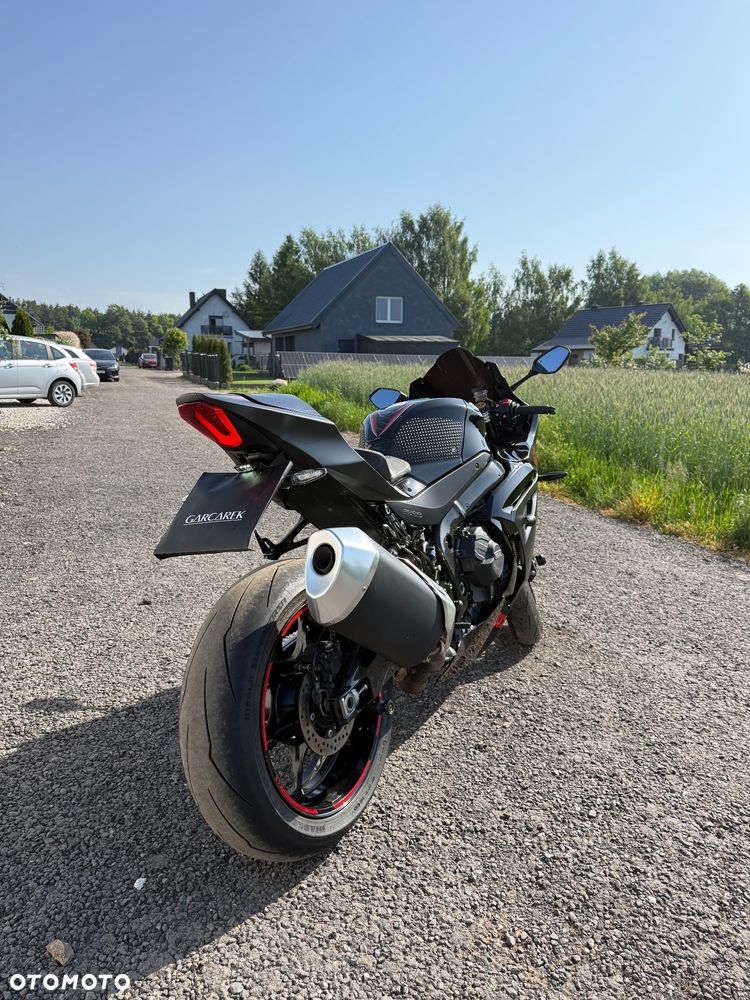 Suzuki GSX-R - 4