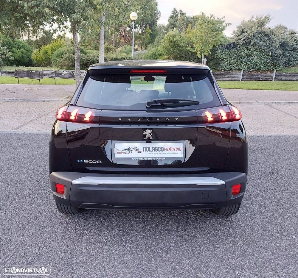 Peugeot e-2008 50 kWh Active Pack — fotografia 7
