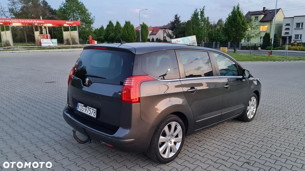 Peugeot 5008 1.6 THP Premium + - 38