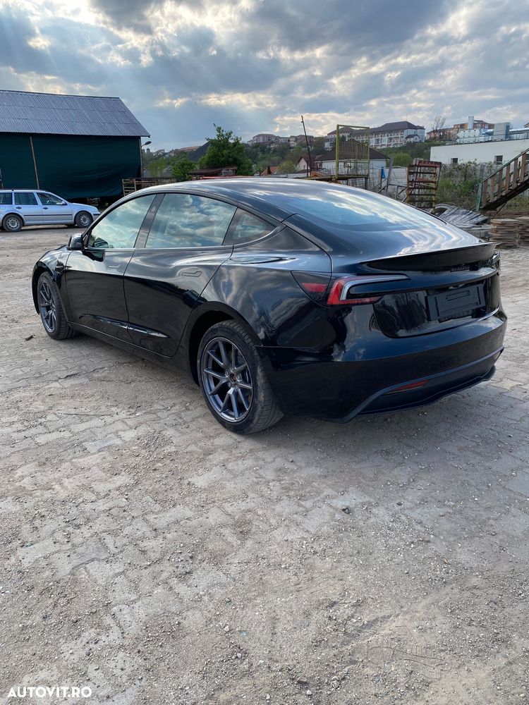 Tesla Model 3 RWD - 8