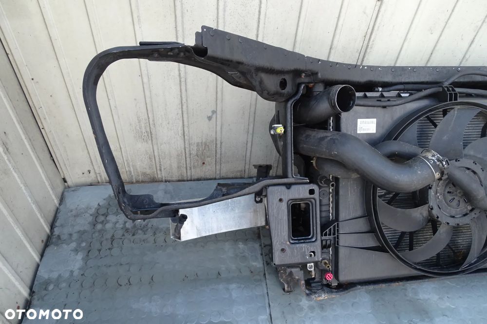 MERCEDES R KLASA 251 W251 LIFT 3.0 CDI Pas przedni - 10
