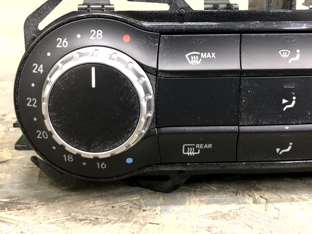 MERCEDES BENZ W176 W246 PANEL STEROWANIA KLIMATYZACJĄ STEROWANIE KLIMĄ NAWIEWAMI A2469008215 A2469010705 - 2