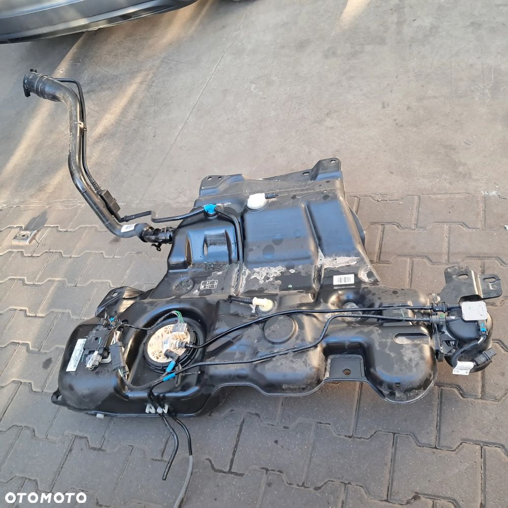 Zbiornik paliwa Renault Grand Scenic IV  2016> 1.6DCi 1.7DCI części 17202722R - 1