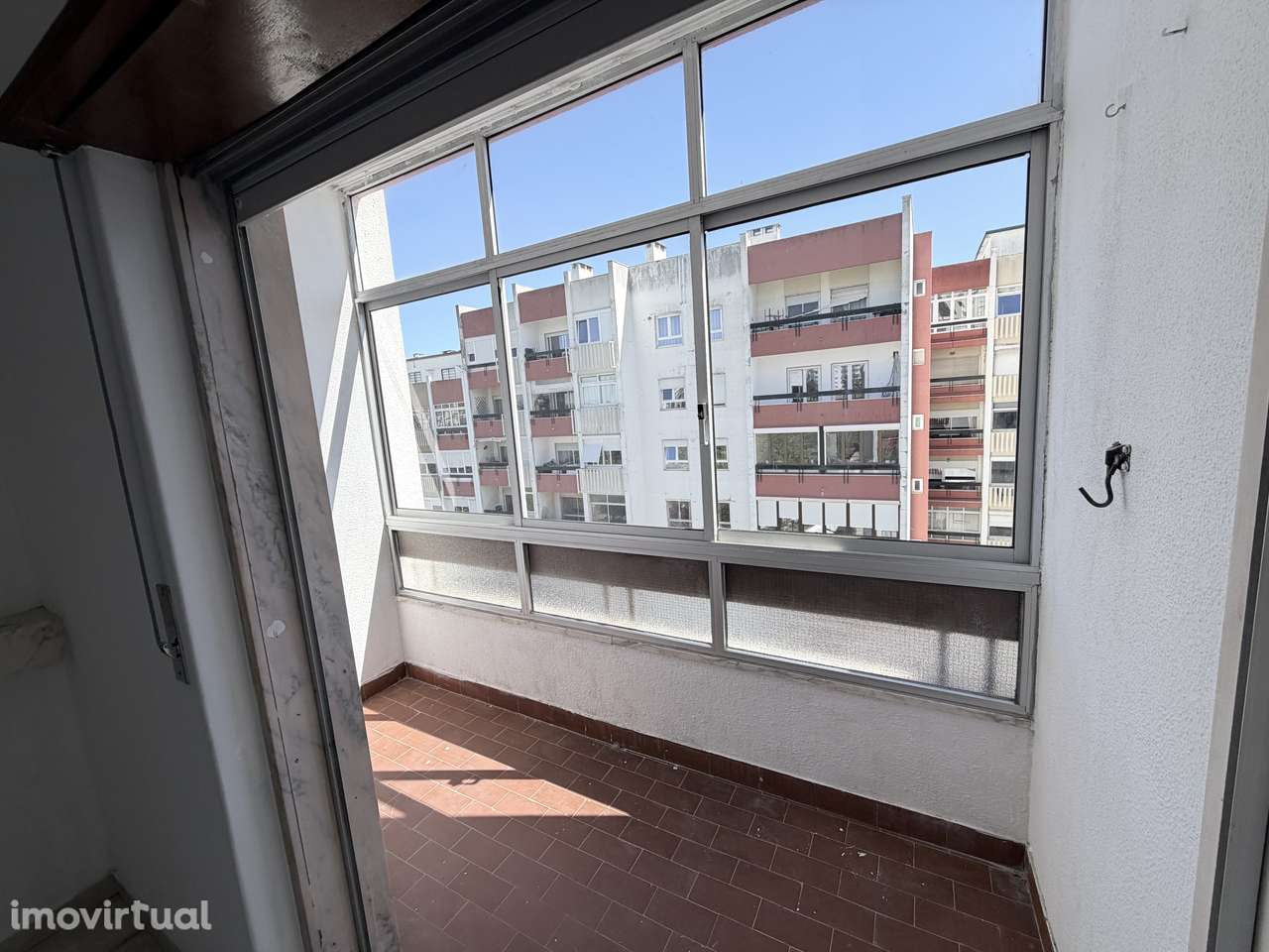 Apartamento T3, na Quinta Grande, pronto a habitar - Grande imagem: 4/45