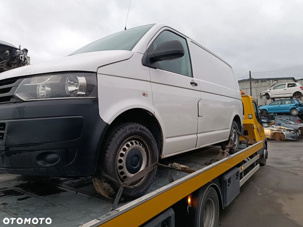 VW T5 lift z silnikem 2.0 TDI ozn.  CAAA skrzynią manualną OZN. LRS .lakier kod LB9A - 1