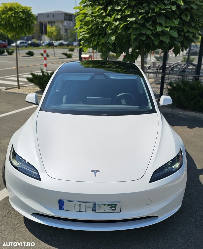 Tesla Model 3 - 3