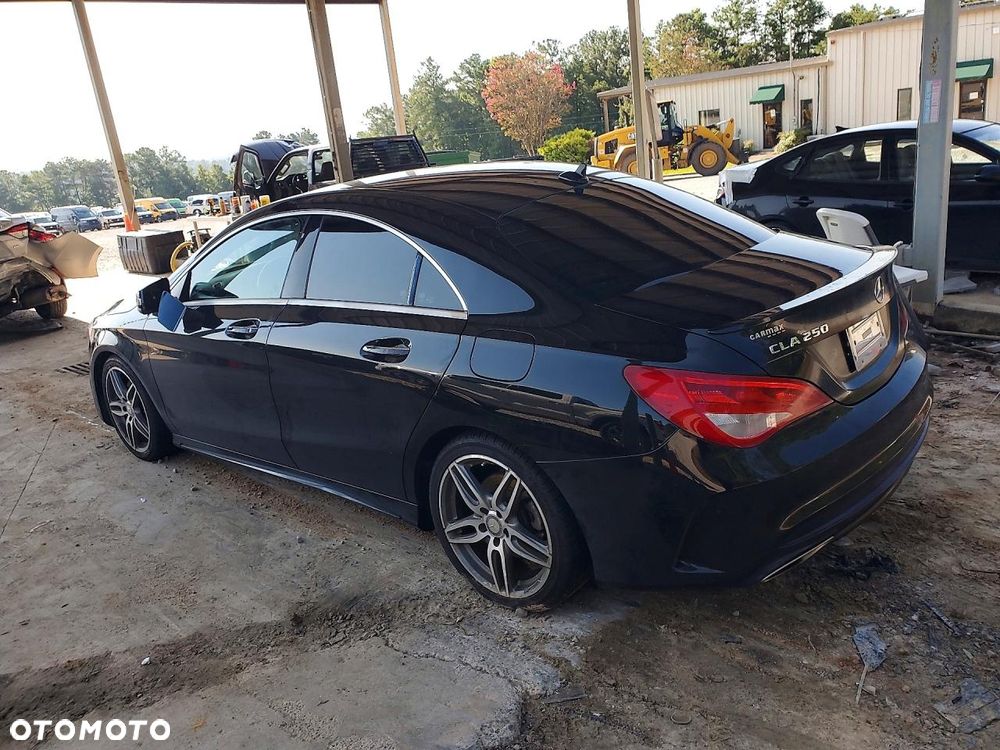 Mercedes-Benz CLA 250 7G-DCT Sport - 3