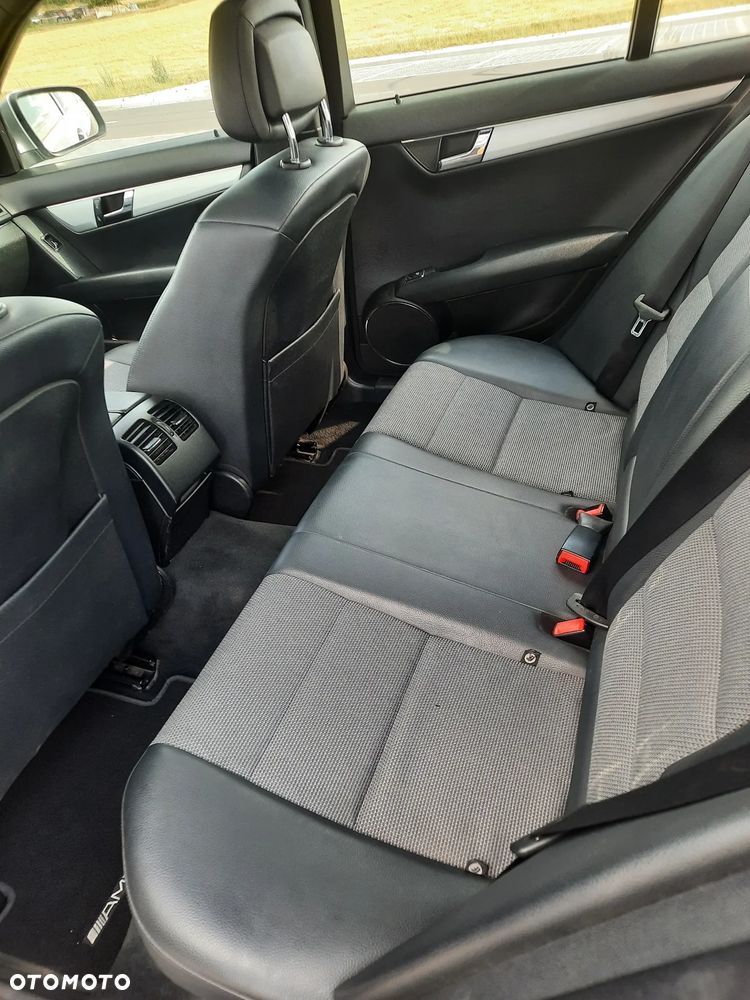 Mercedes-Benz Klasa C 220 CDI DPF Automatik Avantgarde - 21