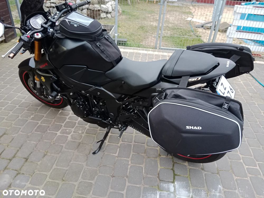 Suzuki GSR - 12
