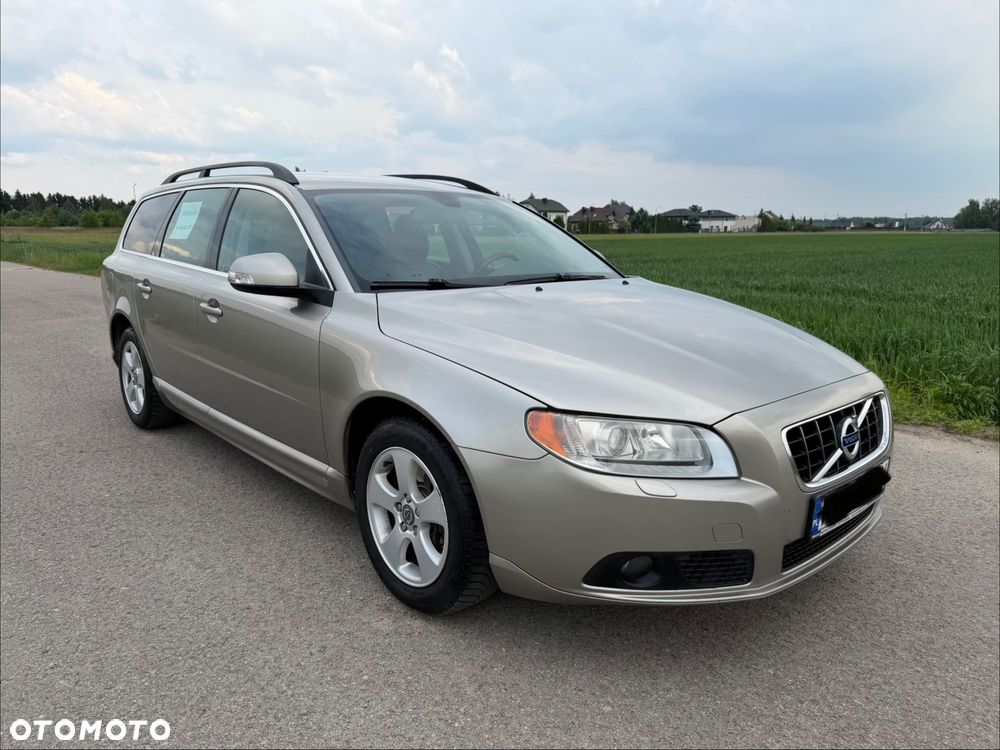 Volvo V70 2.5T R-Design Summum - 4